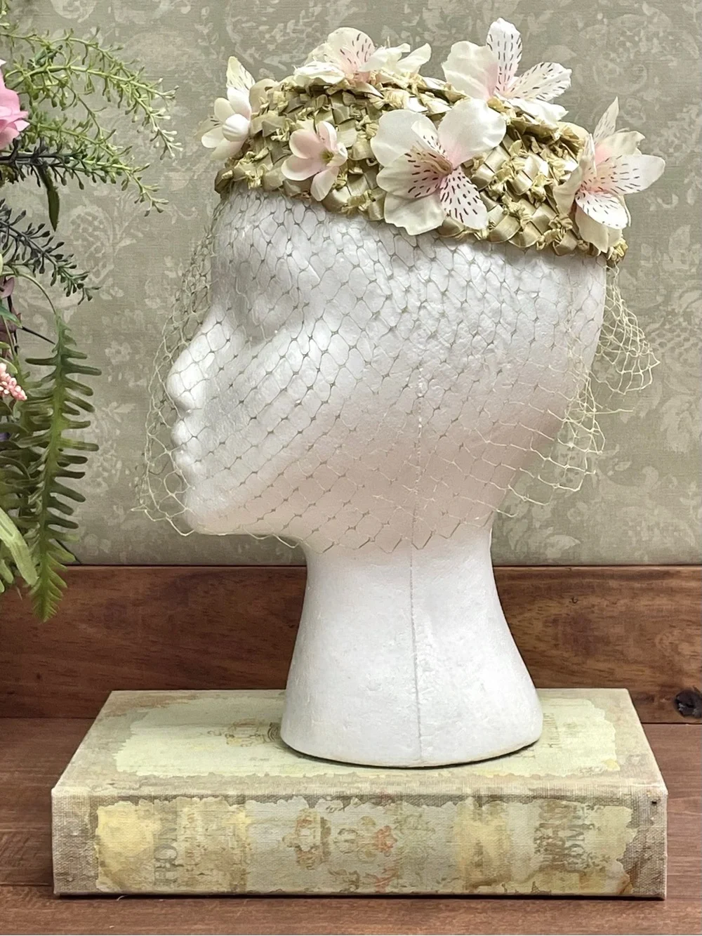 Vintage 1950s Green Straw Flower Fascinator Hat Birdcage Veil Pink Floral Whimsy